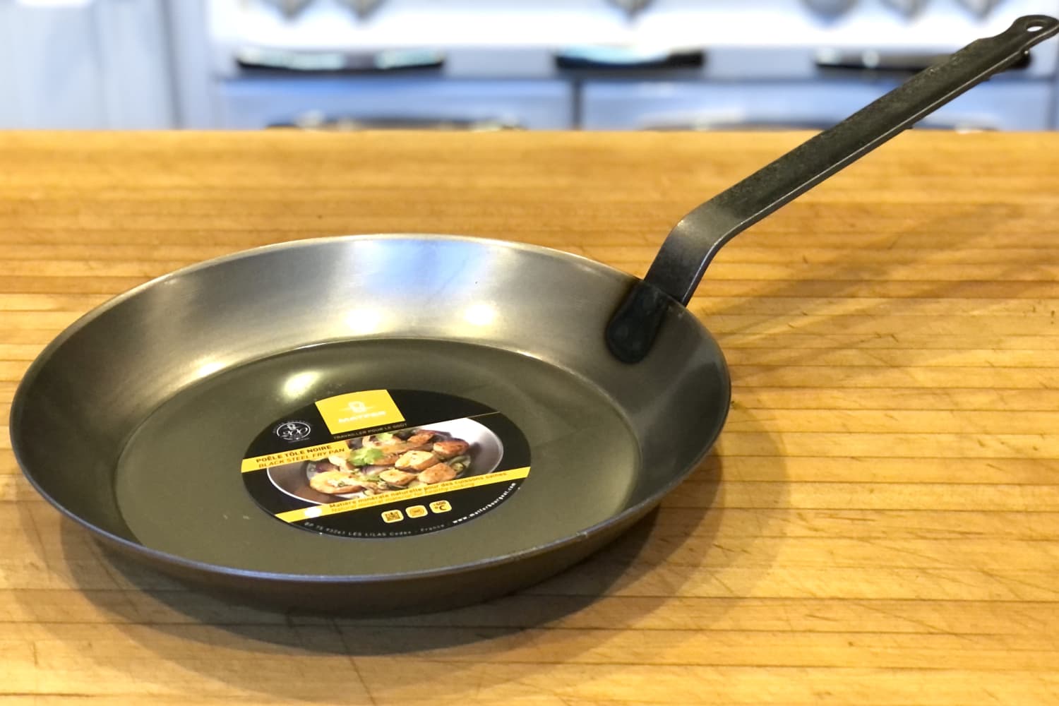 Carbon steel frying pan store