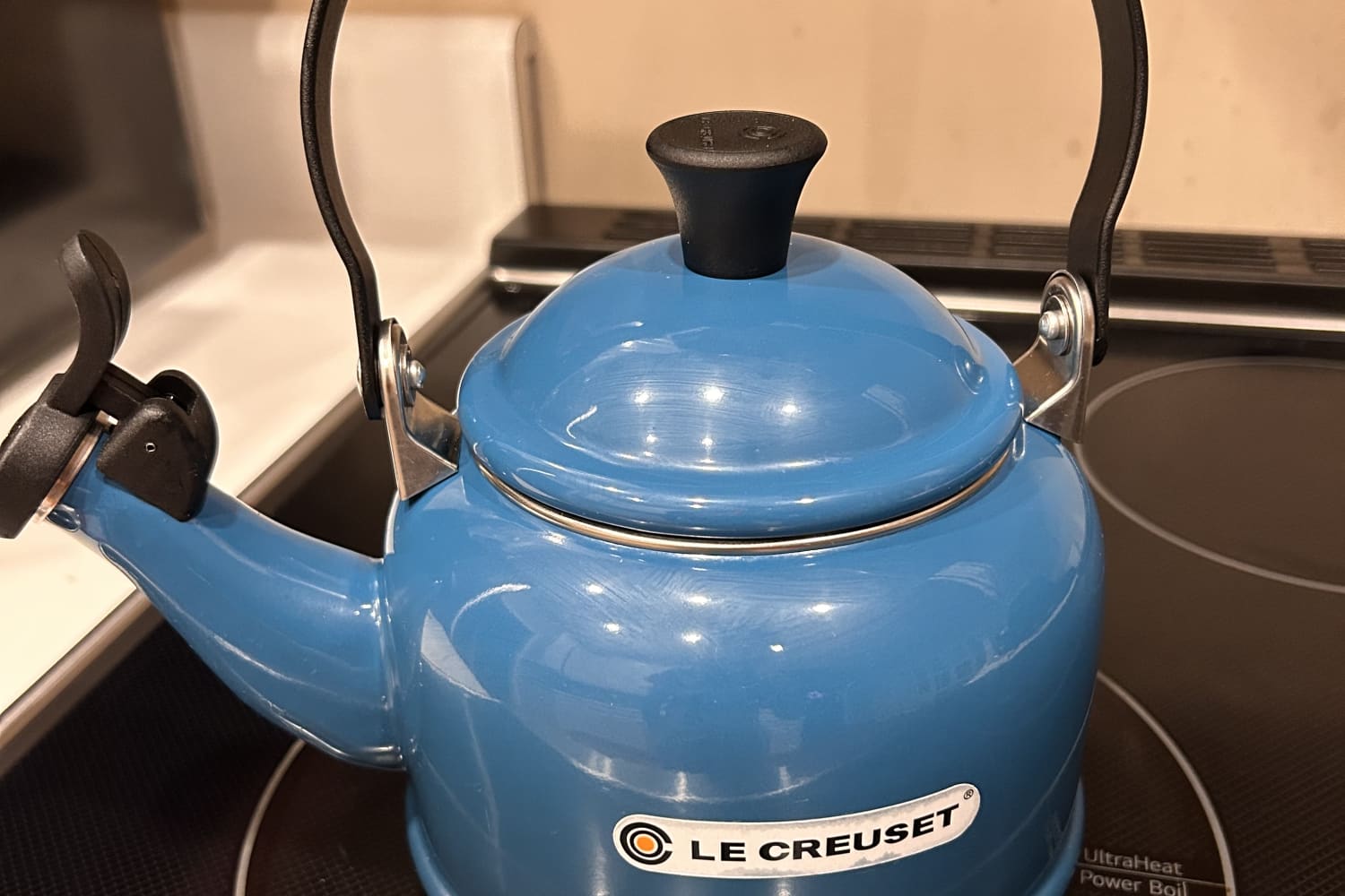 Le creuset tea kettle discount
