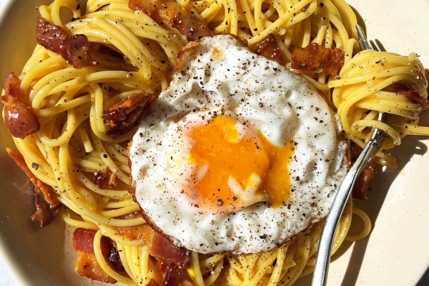 Carbonara sales with egg