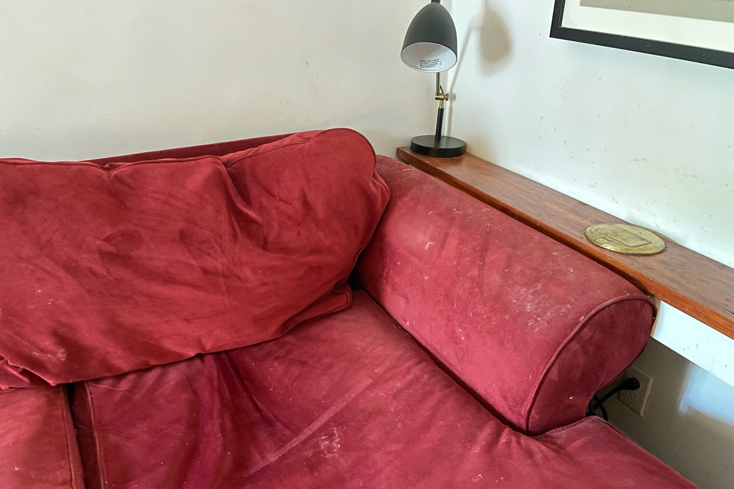 I Tried This Viral Upholstery-Cleansing Hack on My Filthy Sofa — And You Must See the Outcomes