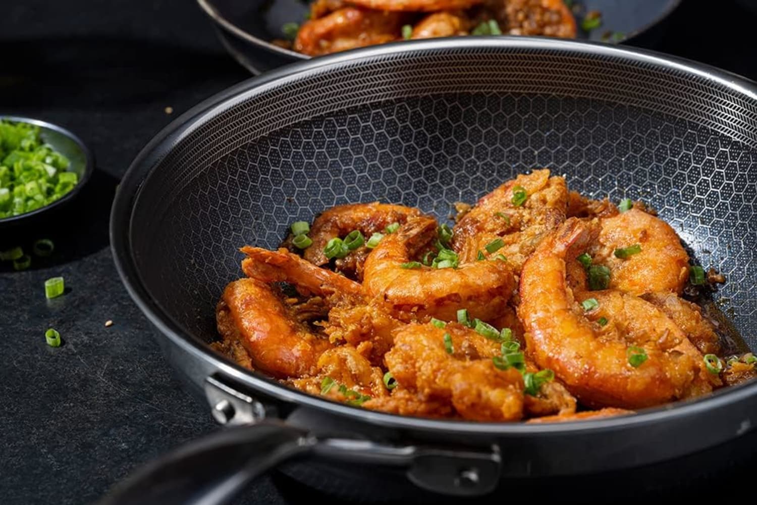 The One Cookware Brand That Gordon Ramsay Can’t Stop Talking About