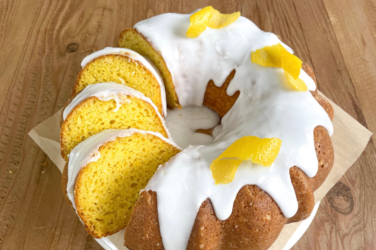 I Made Kris Jenner’s Famous 5Ingredient Lemon Cake The Kitchn