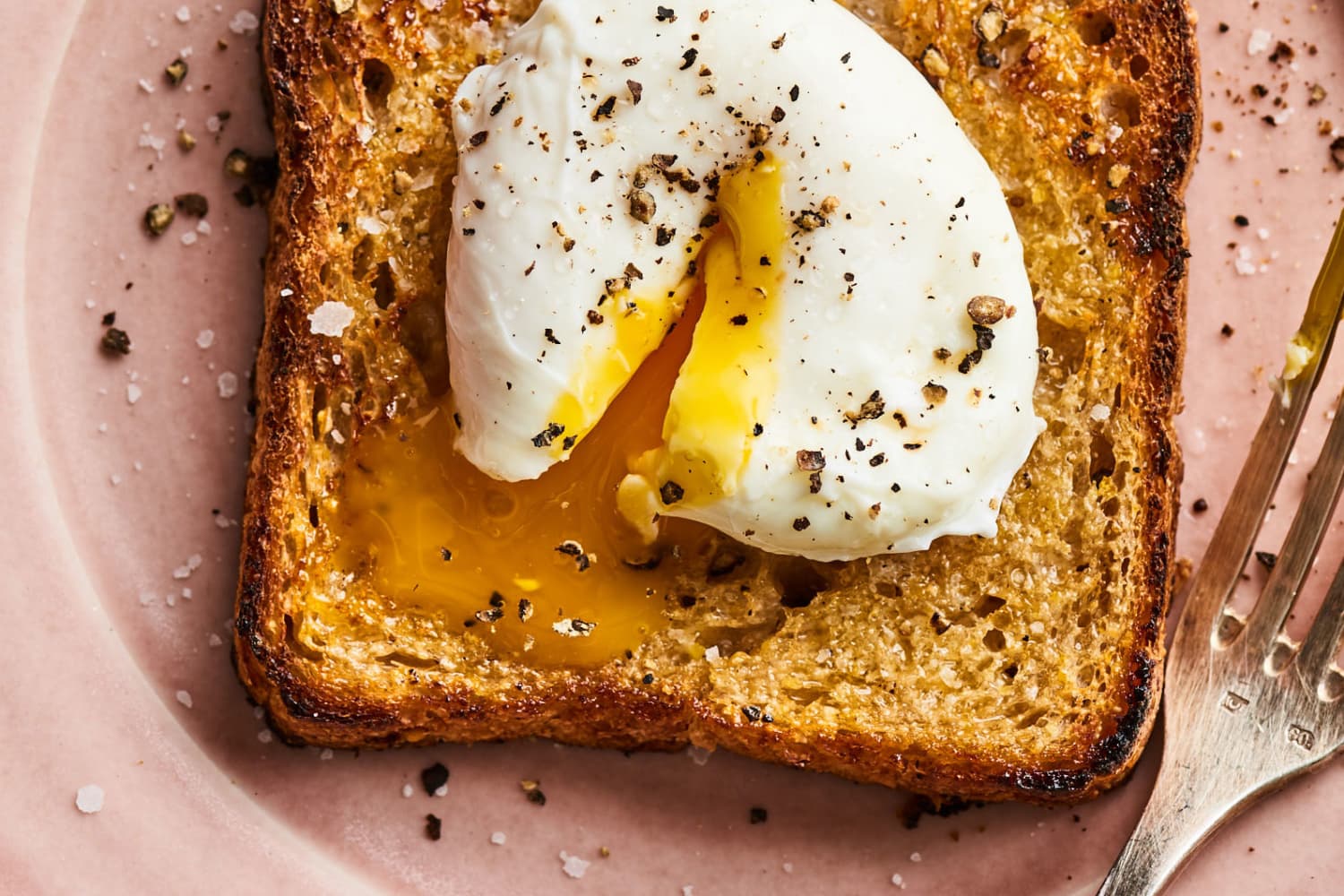 People Just Discovered This TikTok Hack for Poaching Eggs Times