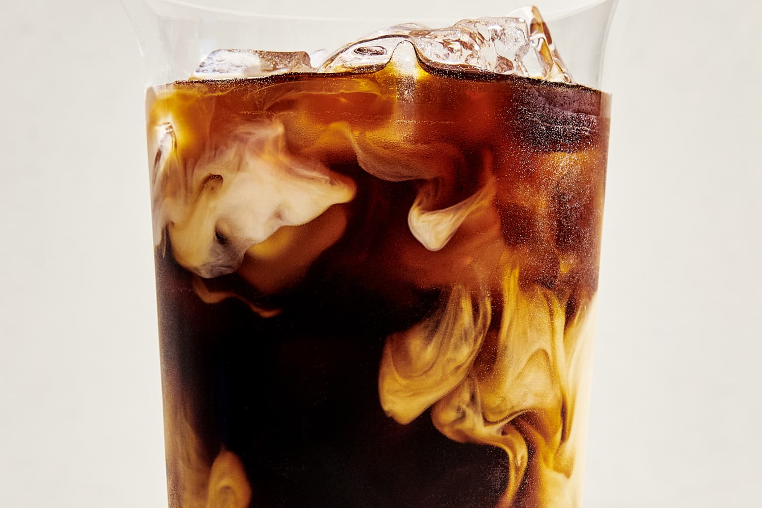 This Portable, All-In-One Gadget Takes the Hassle Out of Making Cold Brew at Home
