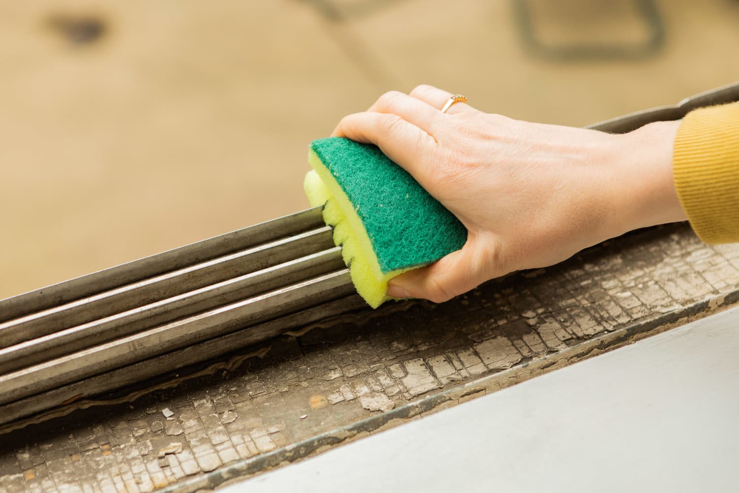 Window Cleaning Hack Sponge Trick Review The Kitchn