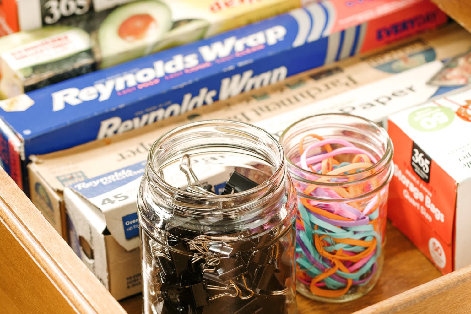 The Easiest Method for Removing Labels from Glass Jars