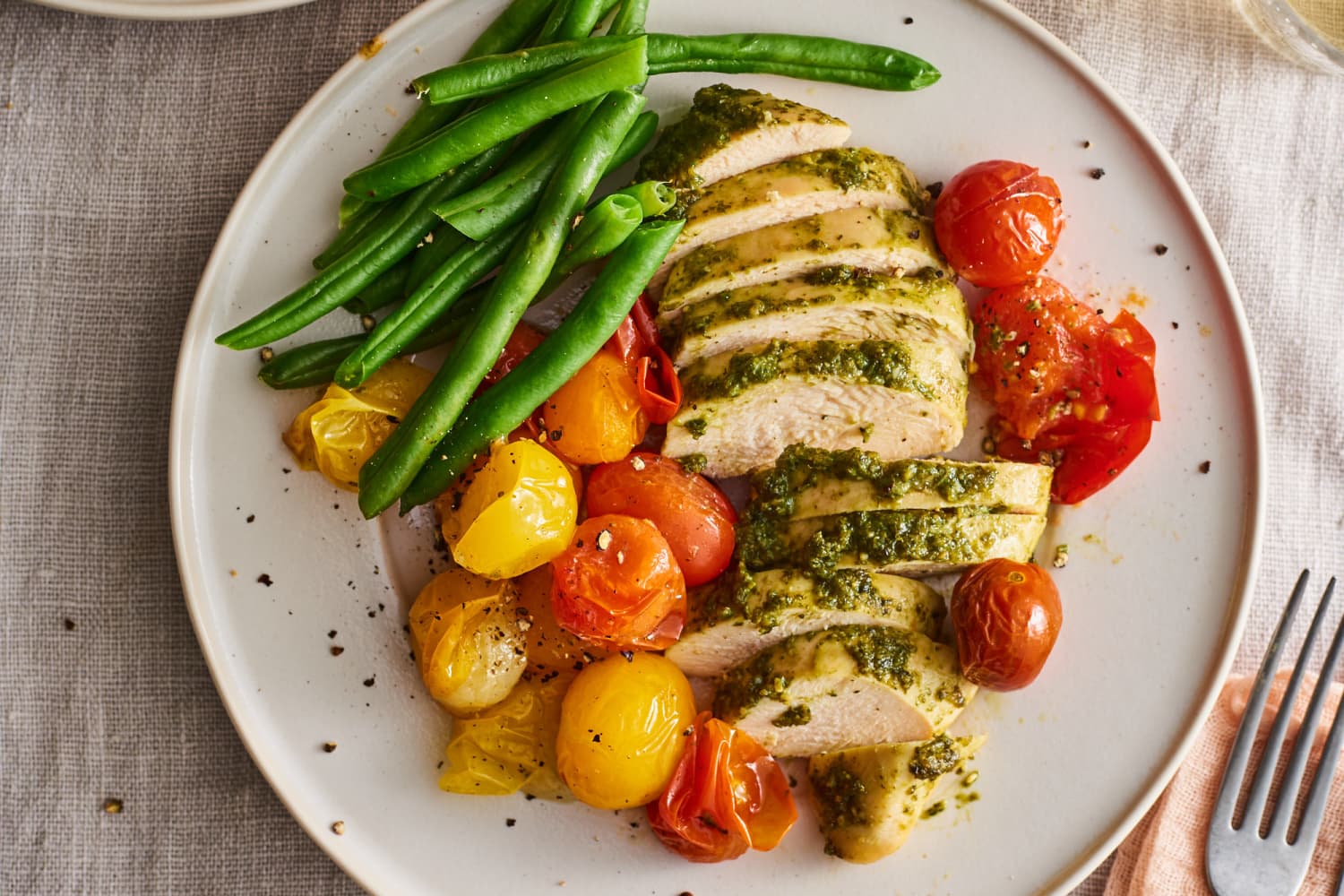 30Minute Pesto Chicken with Burst Cherry Tomatoes The Kitchn