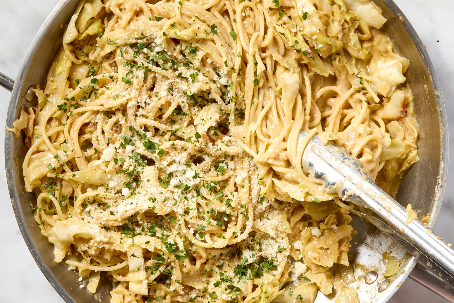 This 6-Ingredient Pasta Carbonara Might Not Be Traditional, but It’s So Good You Won’t Care