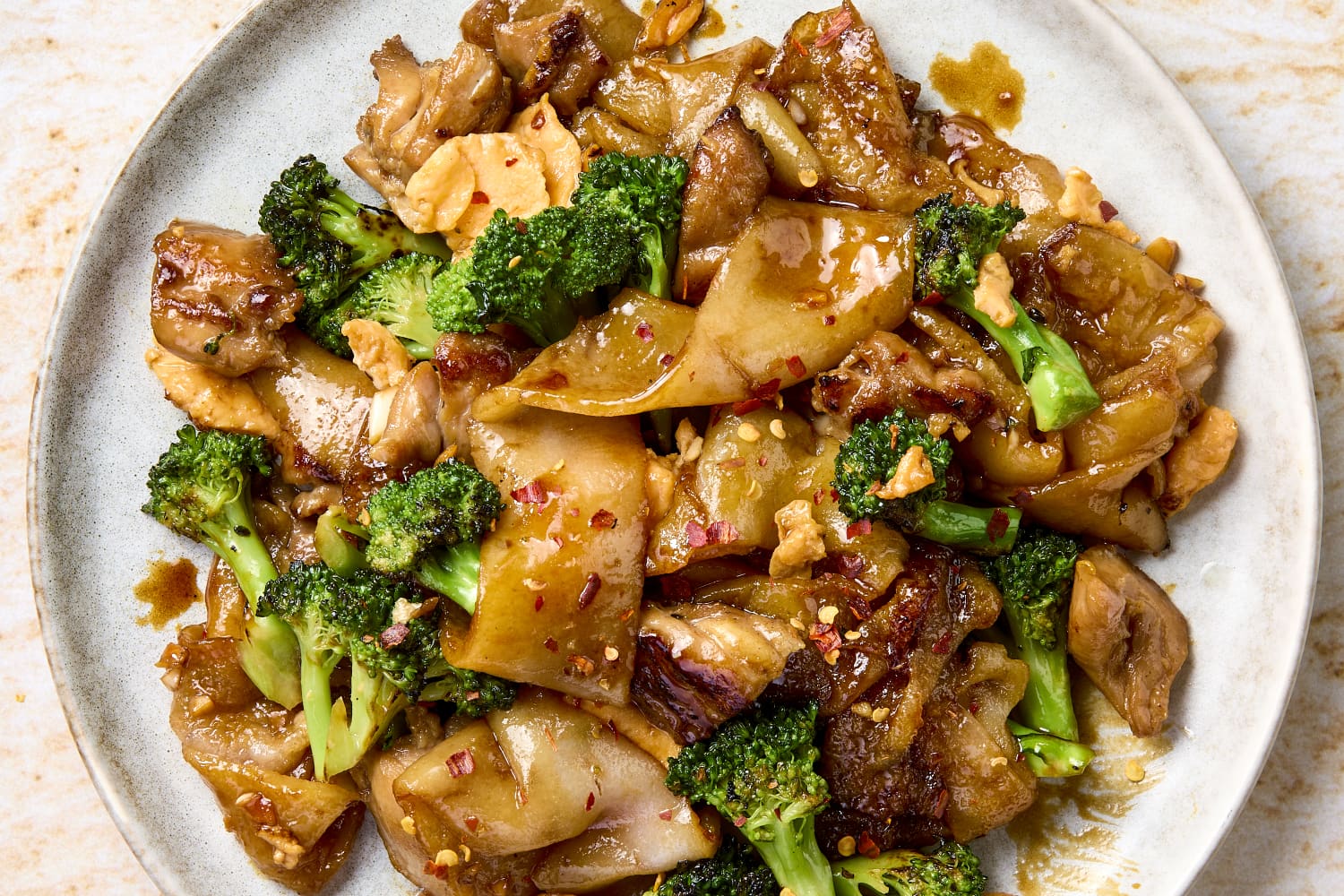 Homemade Pad See Ew Recipe (Thai StirFried Soy Sauce Noodles) The Kitchn