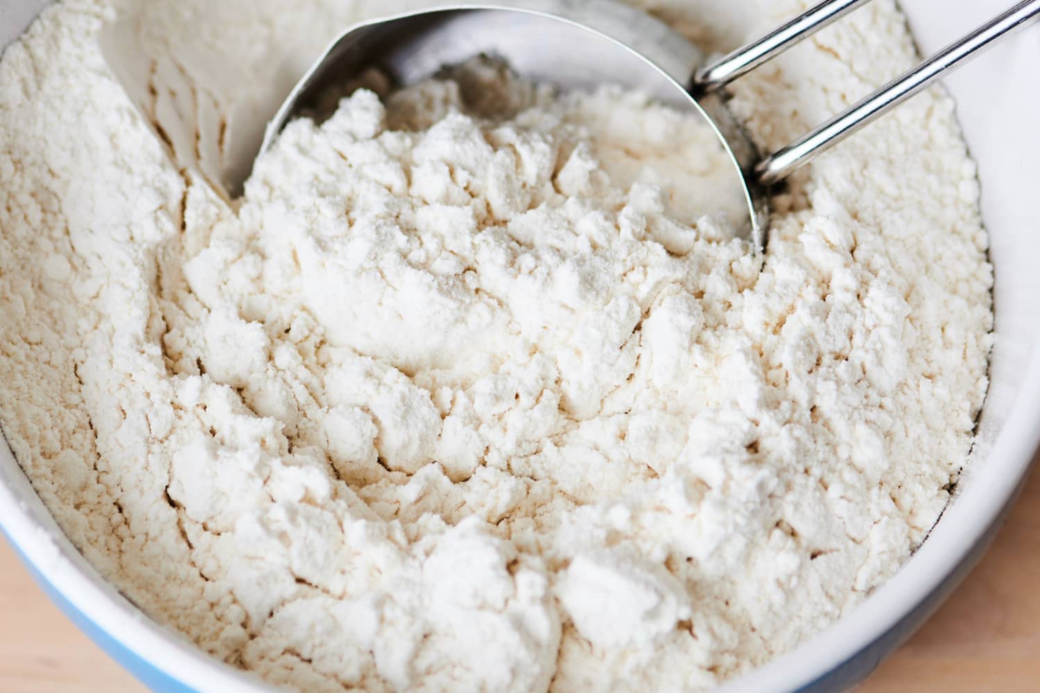 What is the Distinction Between Bleached and Unbleached Flour? Tasty