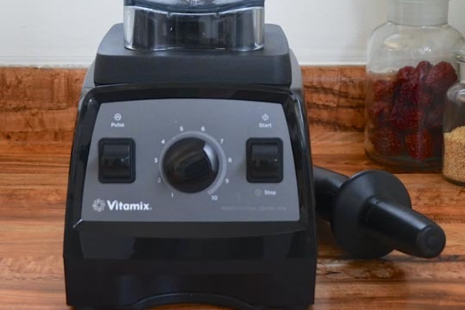 The Kitchn Reviews the Vitamix Professional Series 300 Blender