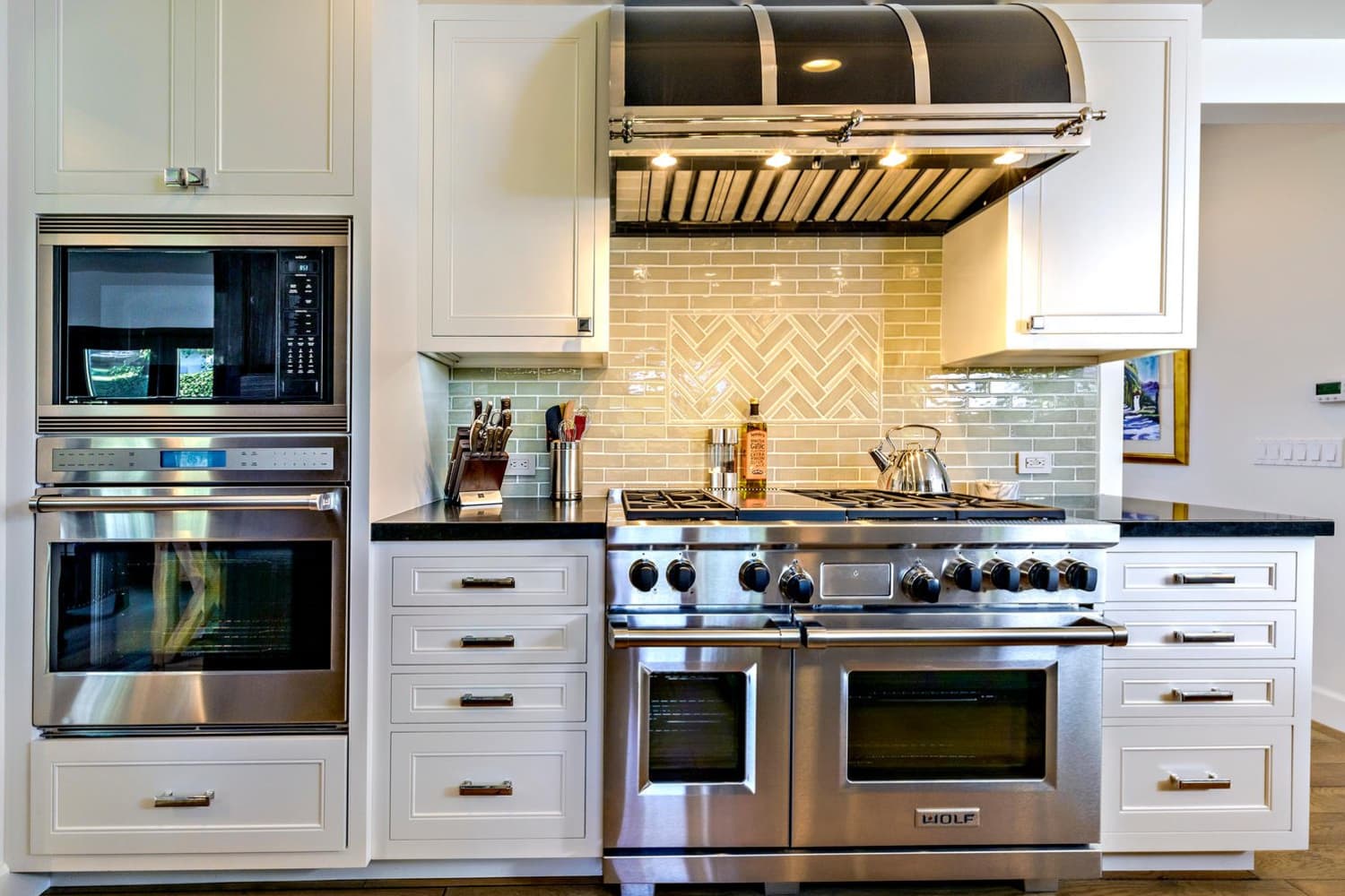 The Surprising Kitchen Design Trend Taking 2024 by Storm