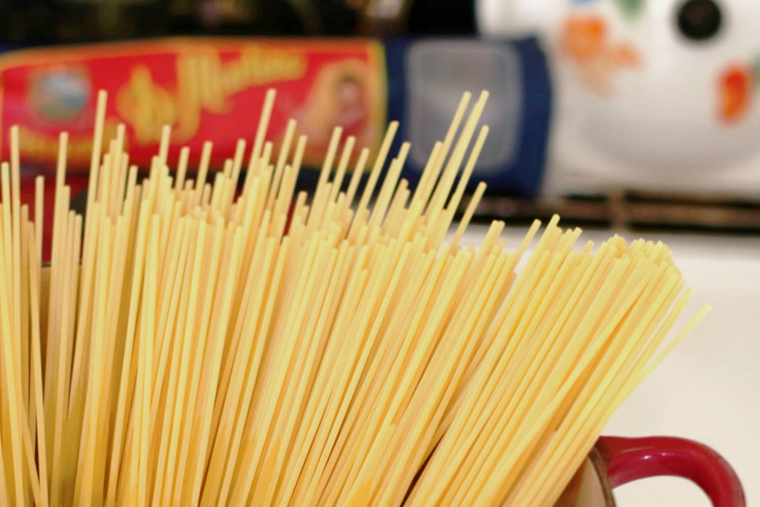 Cooking shop spaghetti noodles