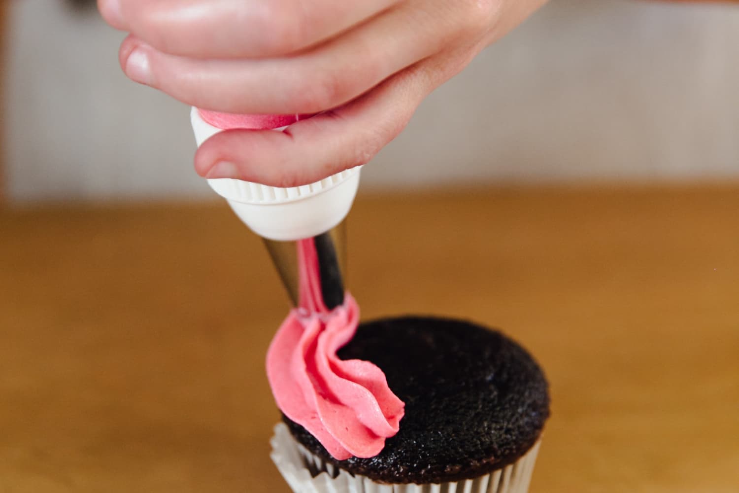 This Super Simple Piping Technique Will Give You TwoTone Frosting