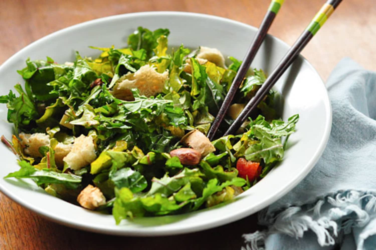 The Best Way to Eat a Salad With a Pair of Chopsticks The Kitchn