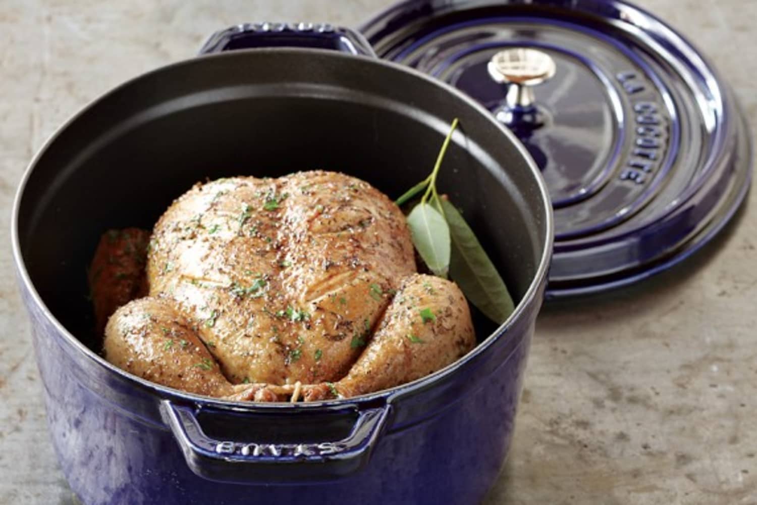 Large dutch oven cast iron hot sale