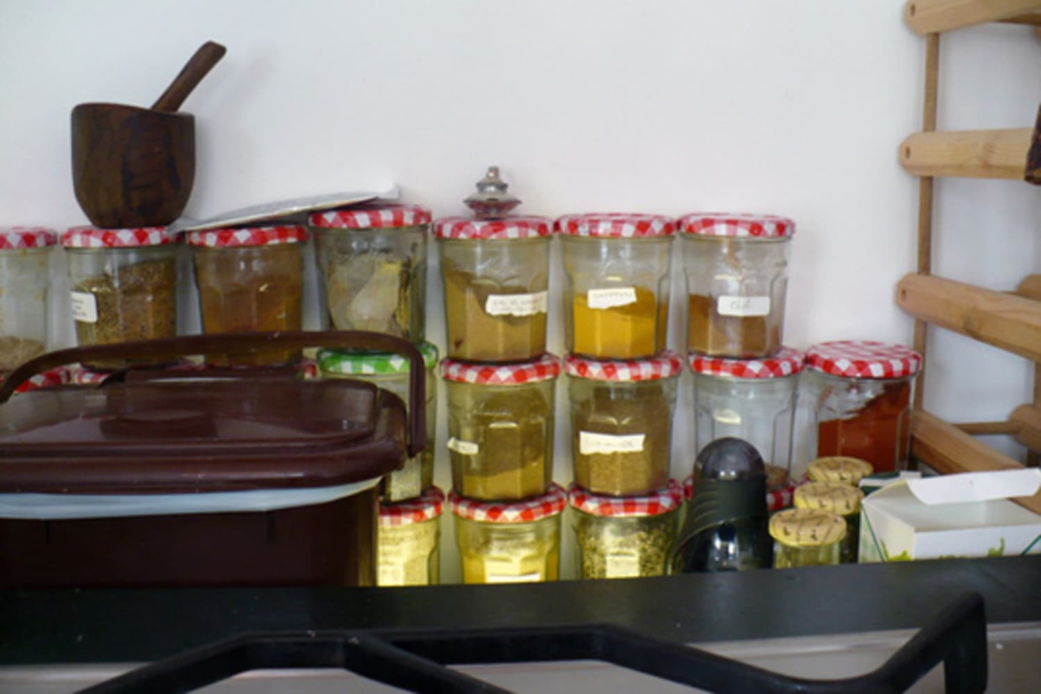 Look Spices Stored in Jam Jars The Kitchn