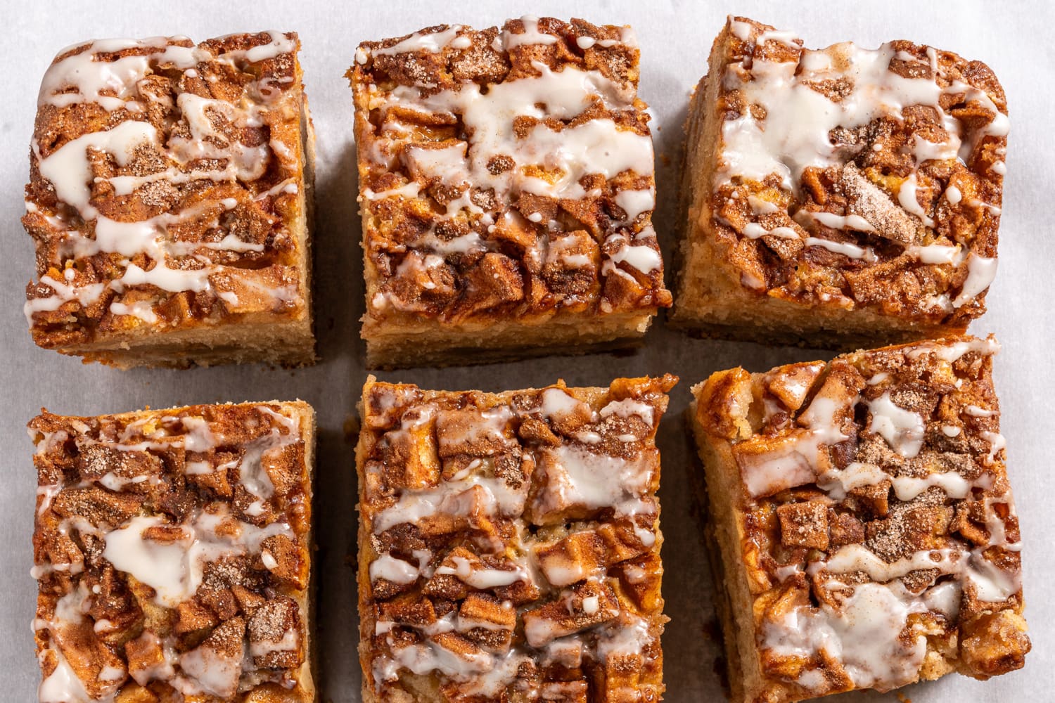 This  Restaurant-Grade Baking Dish Helped Me Make the Best Cake for My Friend’s Birthday (It Got So Many Compliments!)