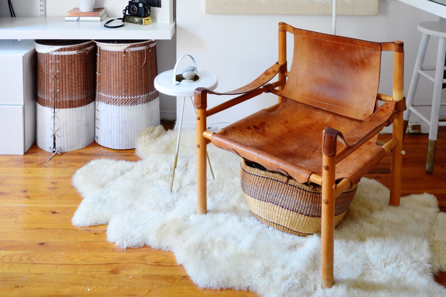 How to Clean a Sheepskin Rug: Here's What You Need to Know | Apartment  Therapy