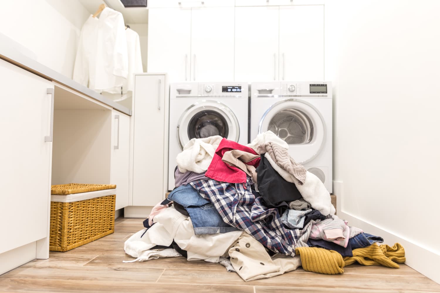 This Laundry Day Must-Have Is So Easy to Carry (Great for Dorms & Apartments!)