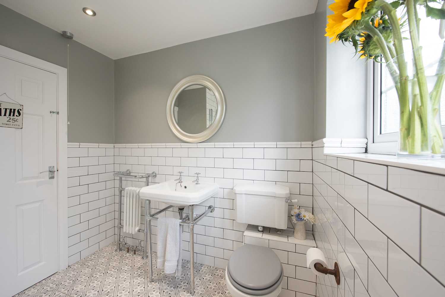 The One Mistake to Avoid When Shopping for Bathroom Tile, According to a Pro