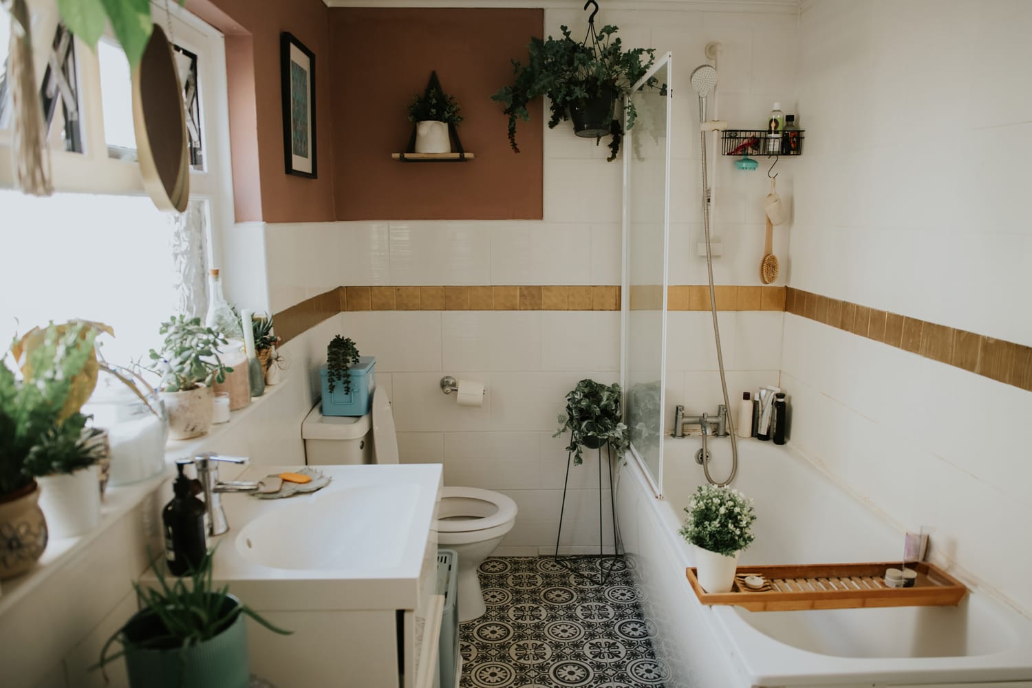 I Asked 4 Pros if Claw-Foot Tubs Are Worth It, and They All Said the Same Thing