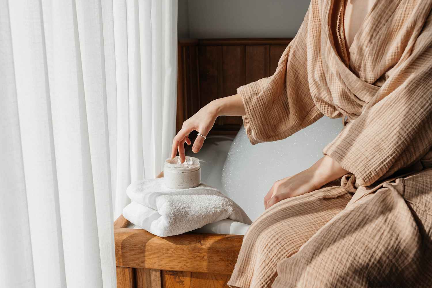 The Luxe Parachute Robe Everyone Loves Is Finally on Sale - and I'm Not Missing It This Time