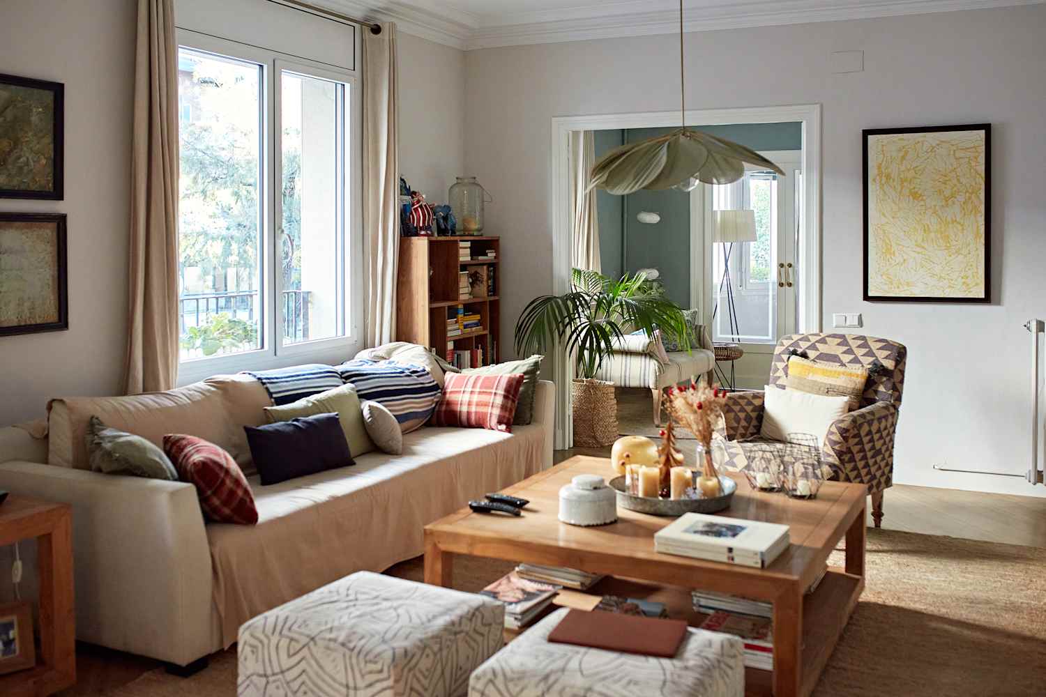 Designers Say These 6 Trends Make Your Living Room *Way* Smaller