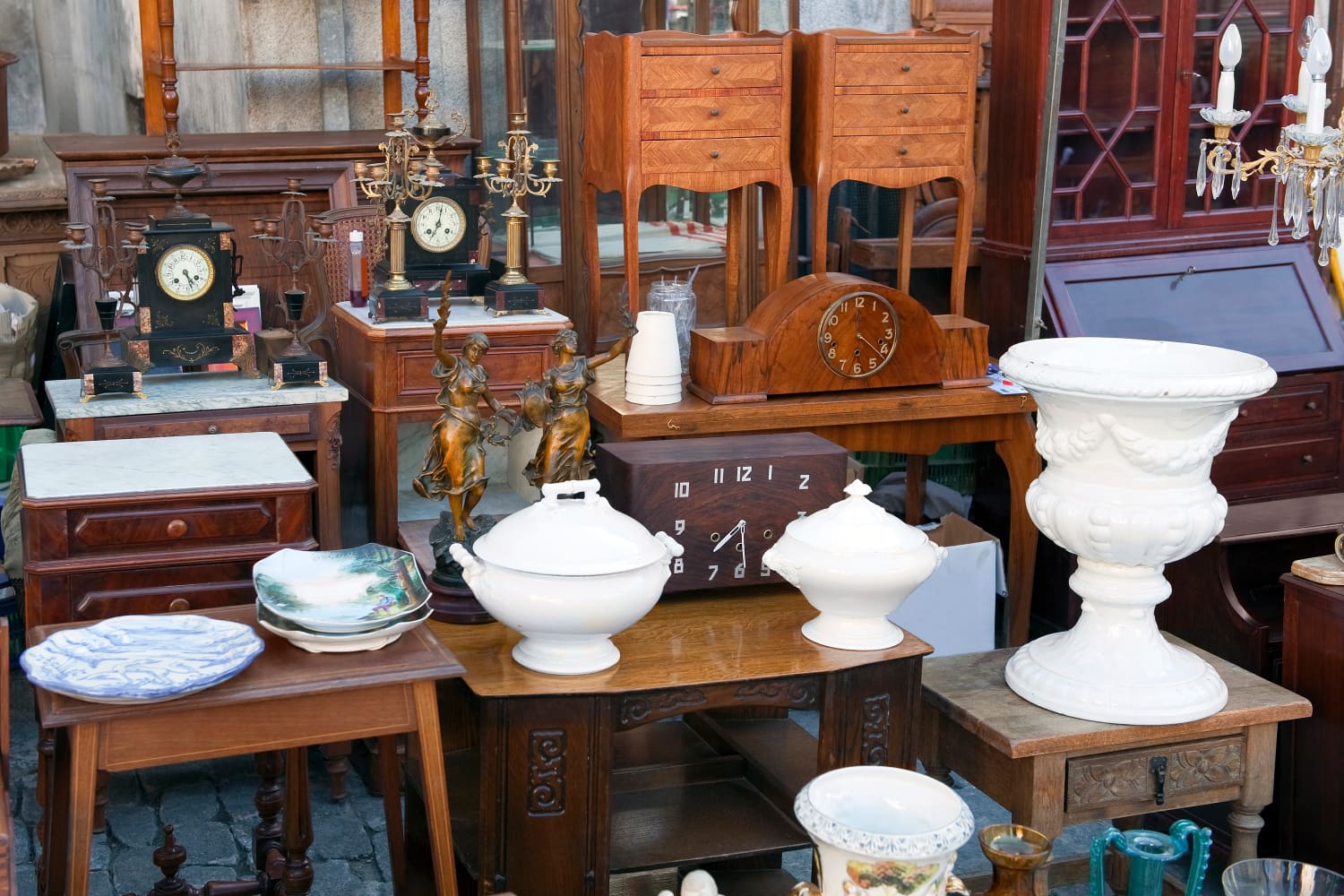 The Things I Always Look for at Estate Sales (They’re Totally Worth Buying)