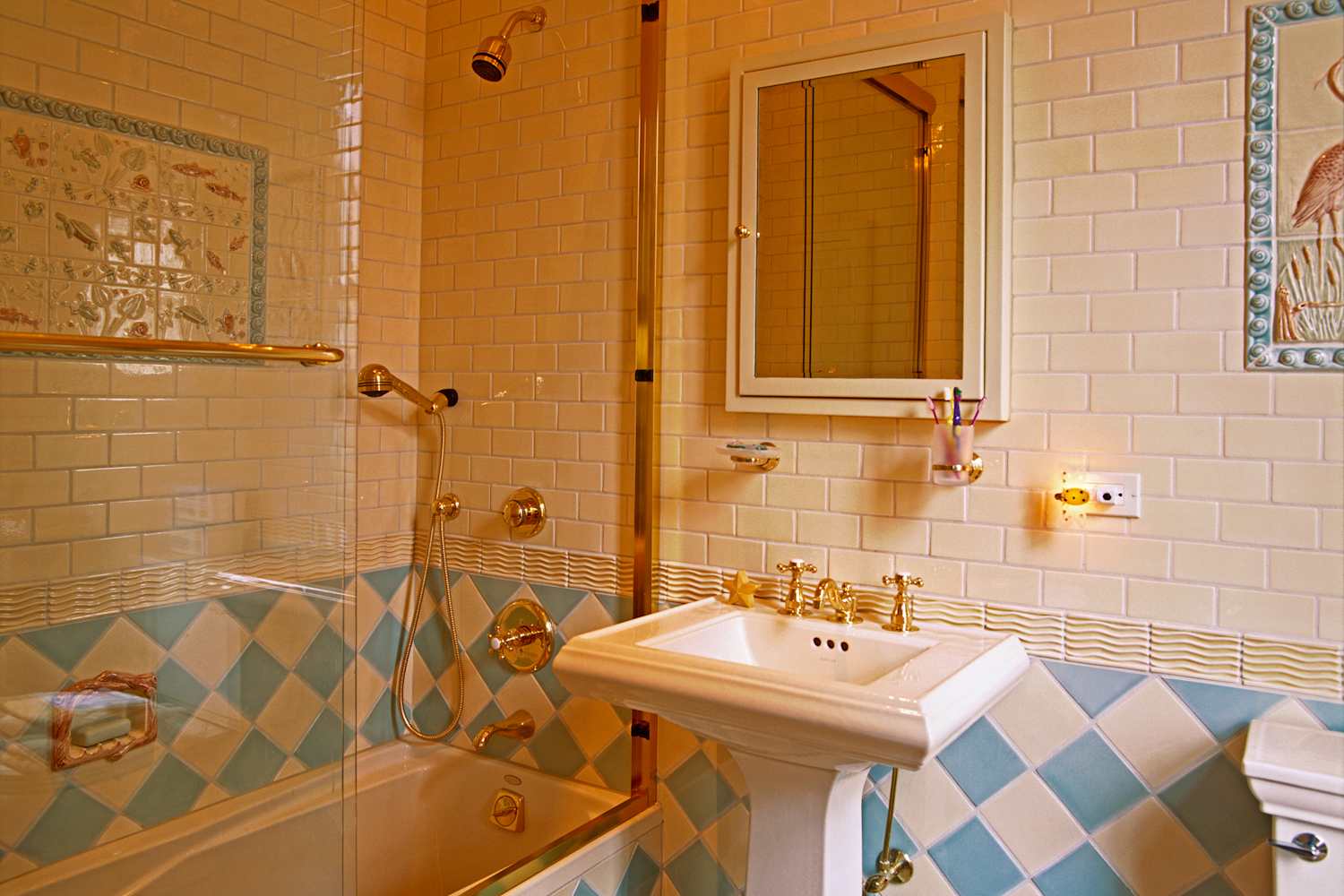 This Vintage Bathroom Feature Will Be Everywhere in 2026, Pros Say