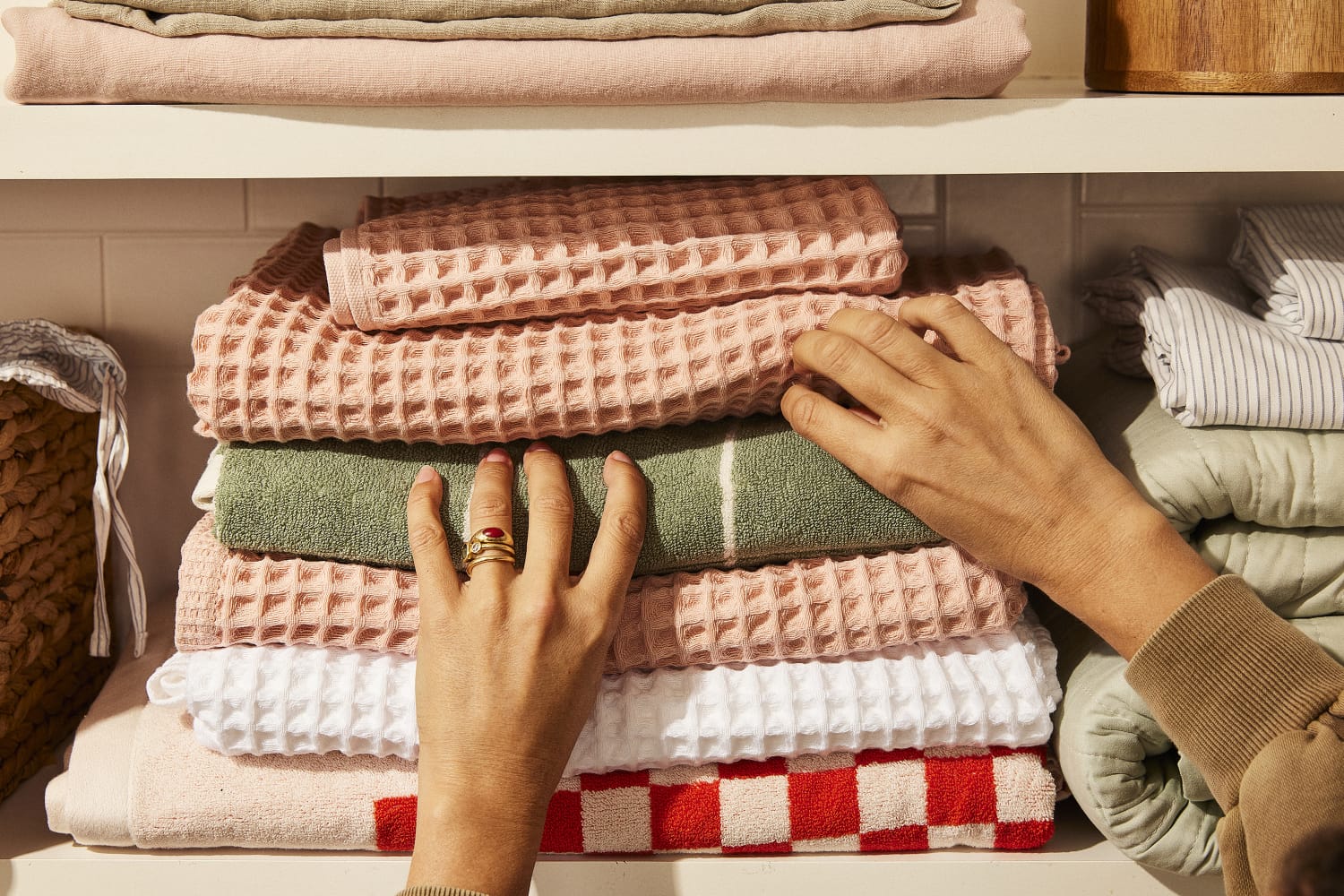 Brooklinen's Black Friday Sale Is Back with 25% Off Sitewide (Including Oprah's Favorite Robe!)