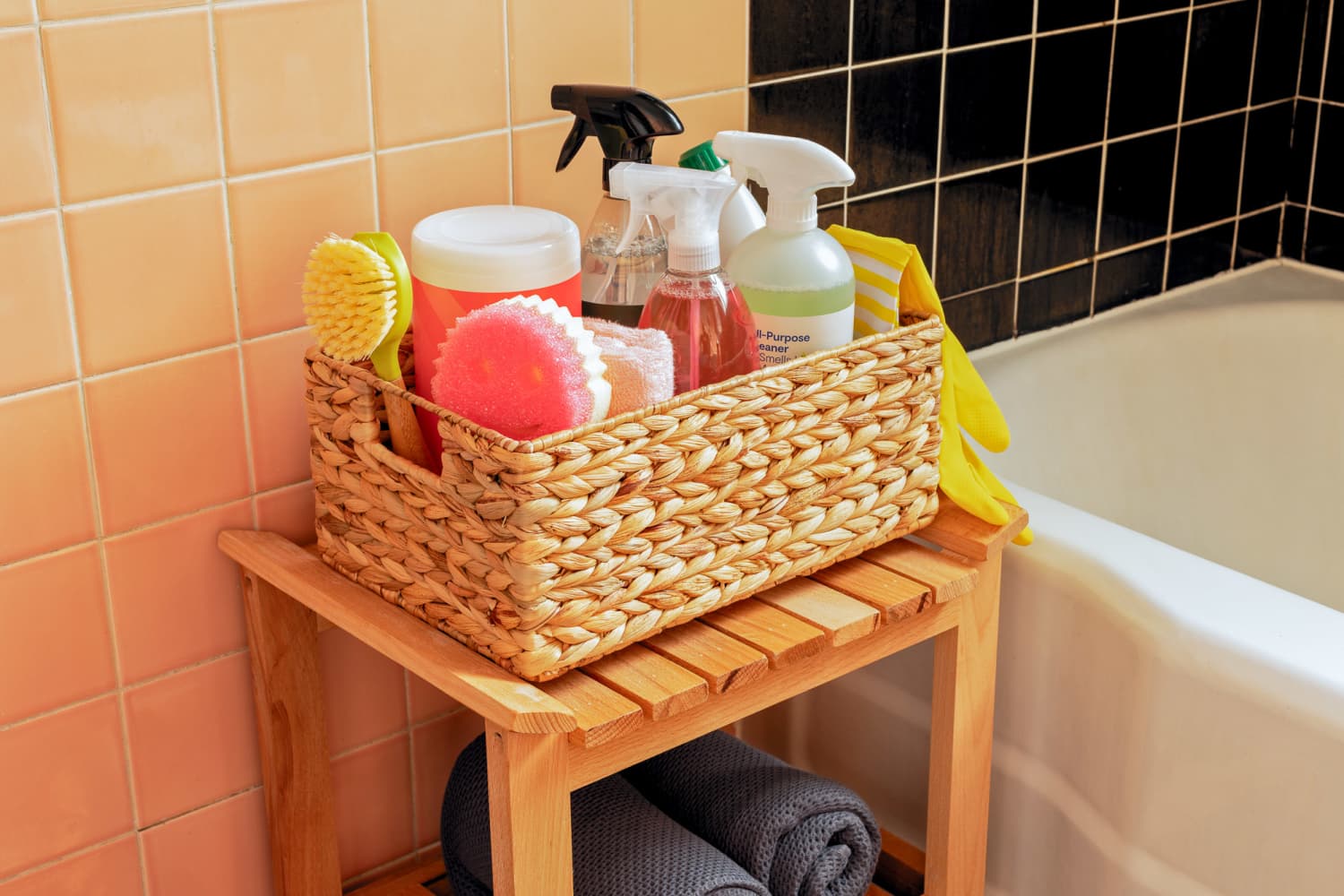 Unger’s 2-in-1 Scrub Brush Is a Beast on Tough Stains