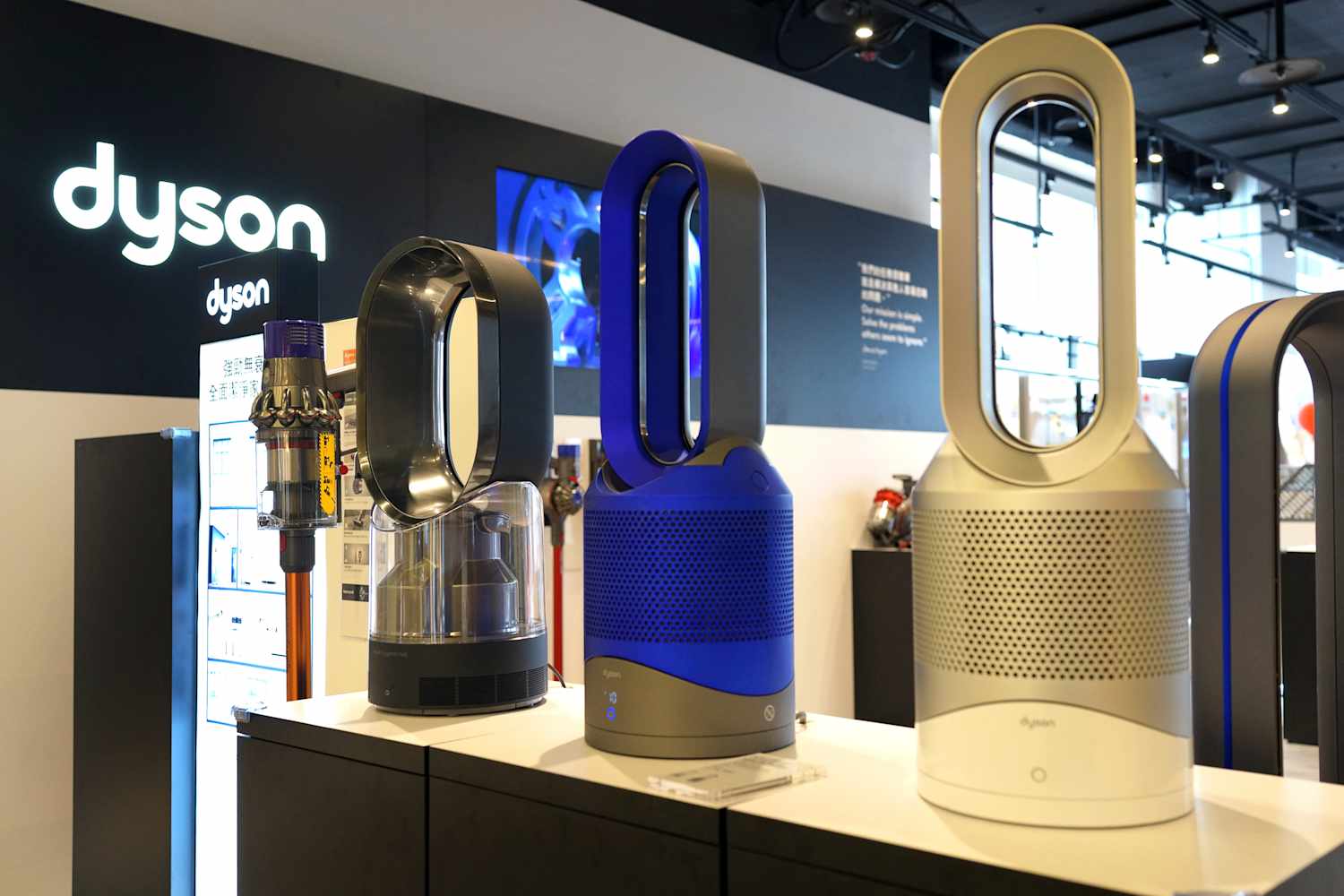Dyson's Hot & Cool Fan Will End Your Draft Problem Once and For All - And It's $178 Off