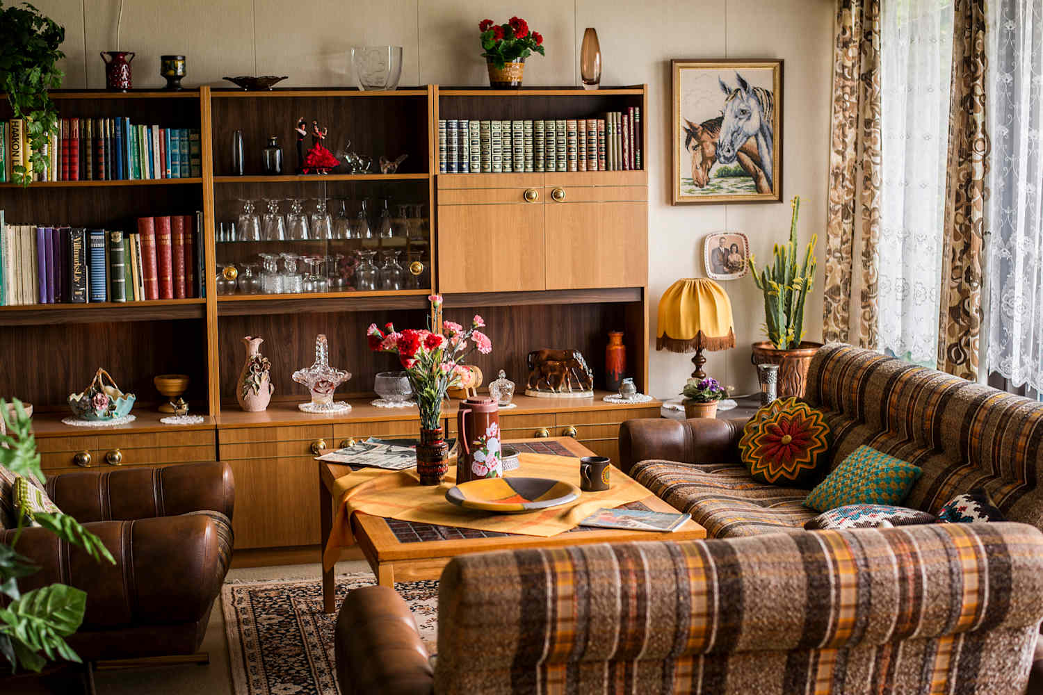 Real Estate Pros Cringe When They Notice These 3 Things in a '70s Home