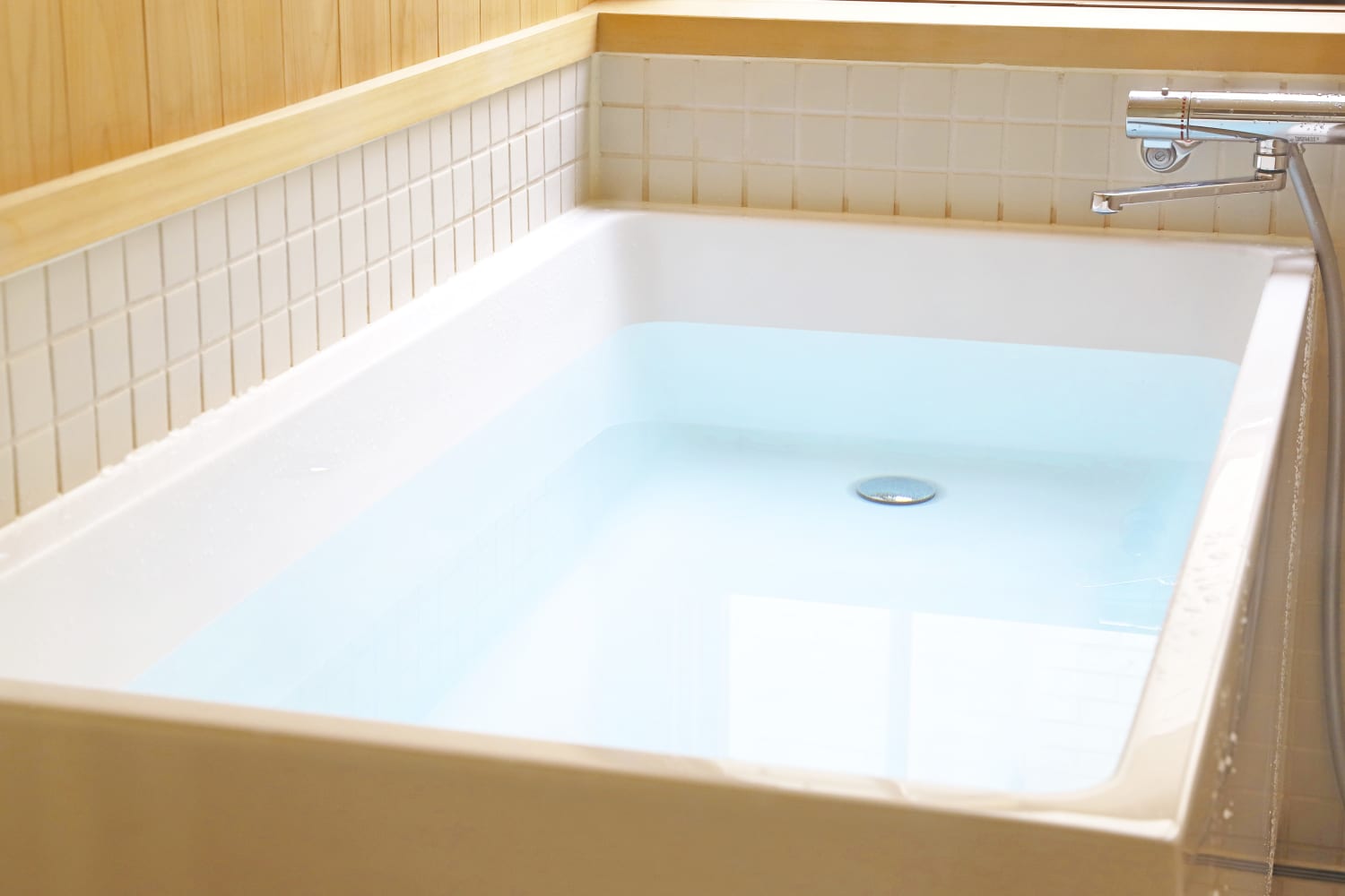 My Ice Bath Experience Banished My Anxiety | Apartment Therapy