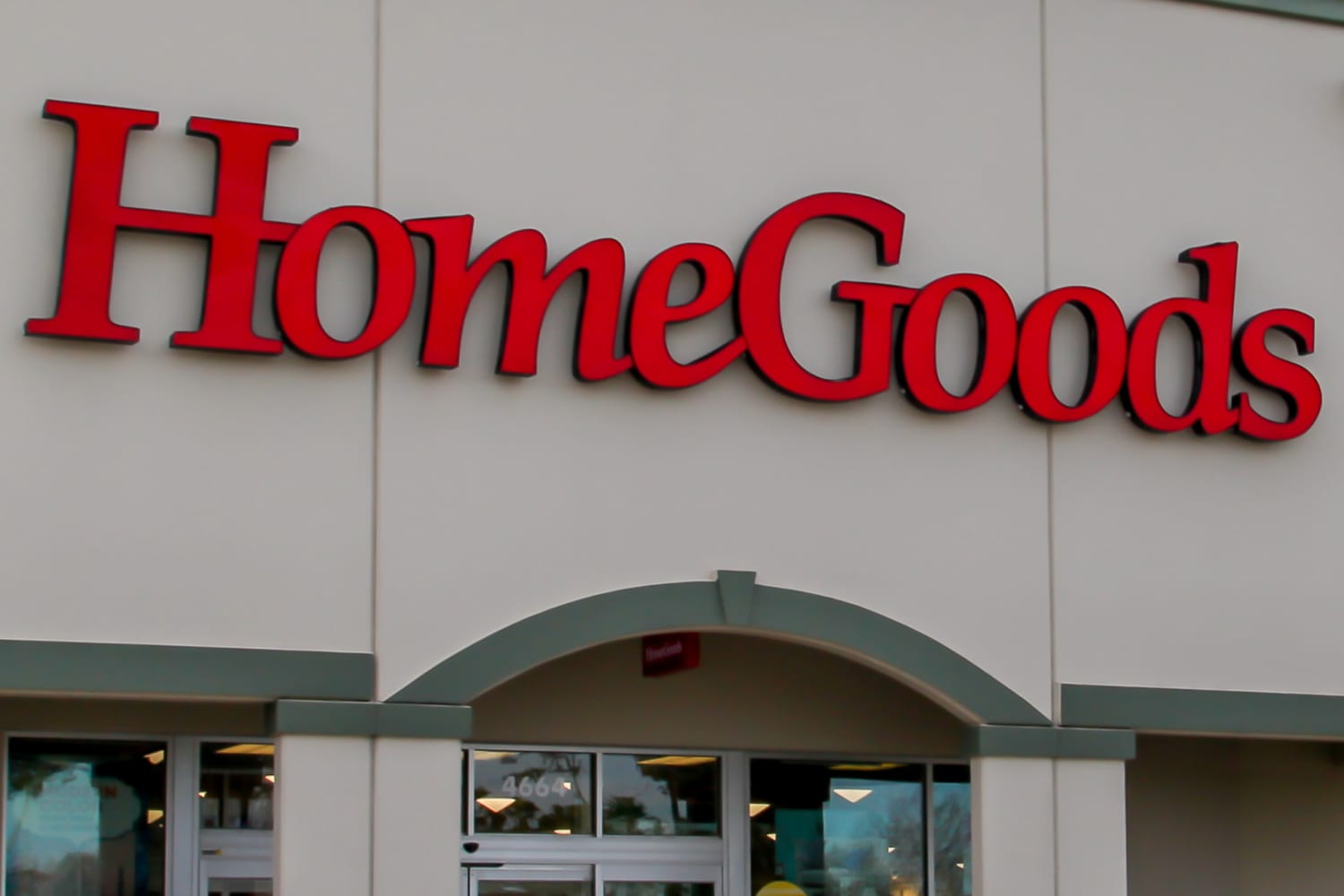 These “Gorgeous”  Heart-Shaped Glasses at HomeGoods Are Finally Back (But Not for Long)