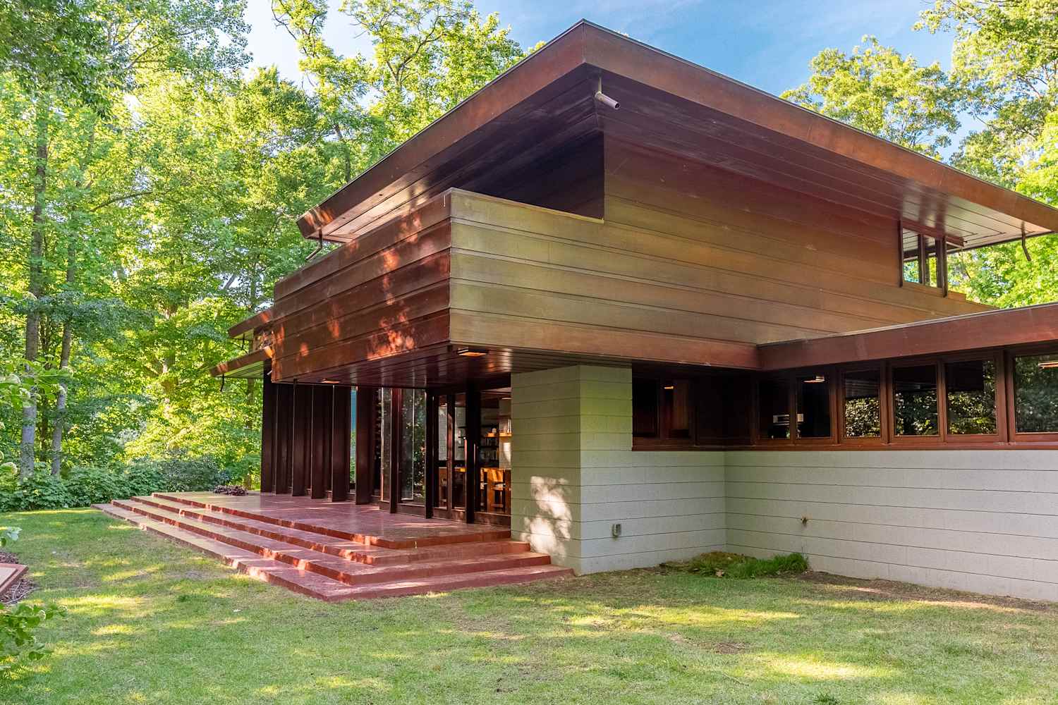 The One Reason You Might Not Want a Frank Lloyd Wright Home (It's Hilarious!)