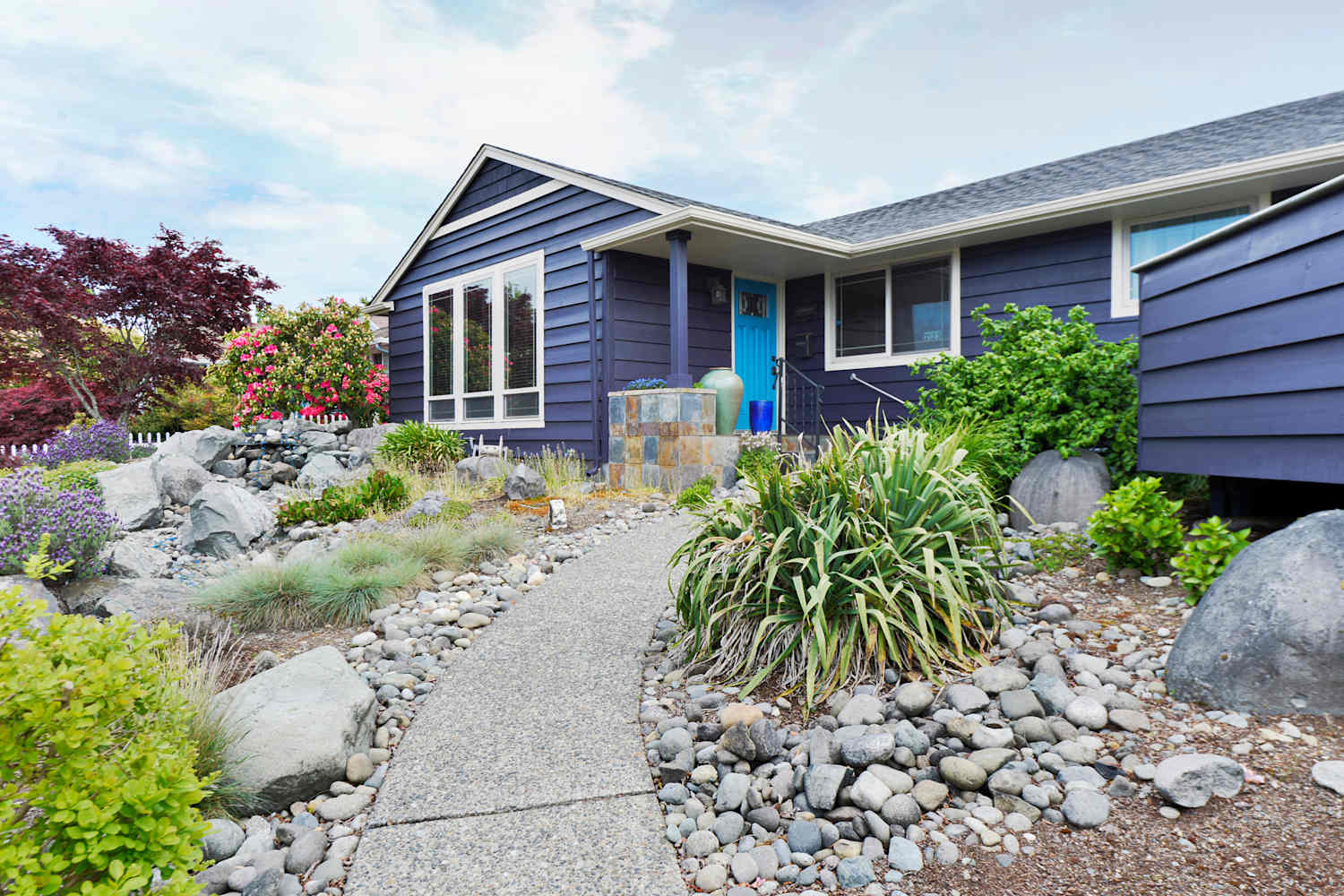 Designers Say These Outdoor Trends Are Secretly Hurting Your Curb Appeal
