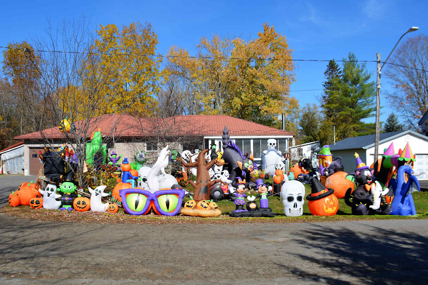How Holiday Inflatables Took Over Your Neighborhood - And Ignited HOA Wars