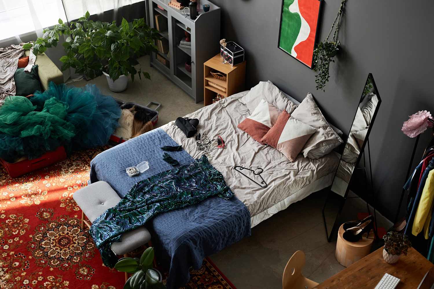 The $29 Bedside Perch That'll Solve Your Small Space Dilemma ...