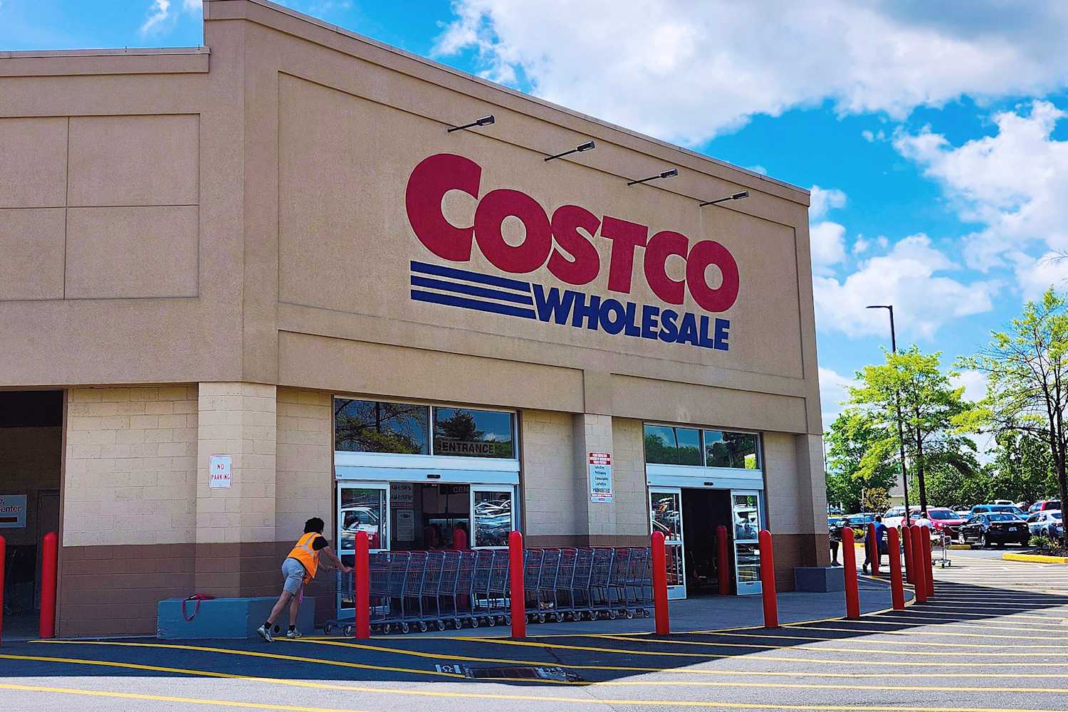 Costco Is Selling a Vintage-Inspired Holiday Bathroom Gem for Only $10