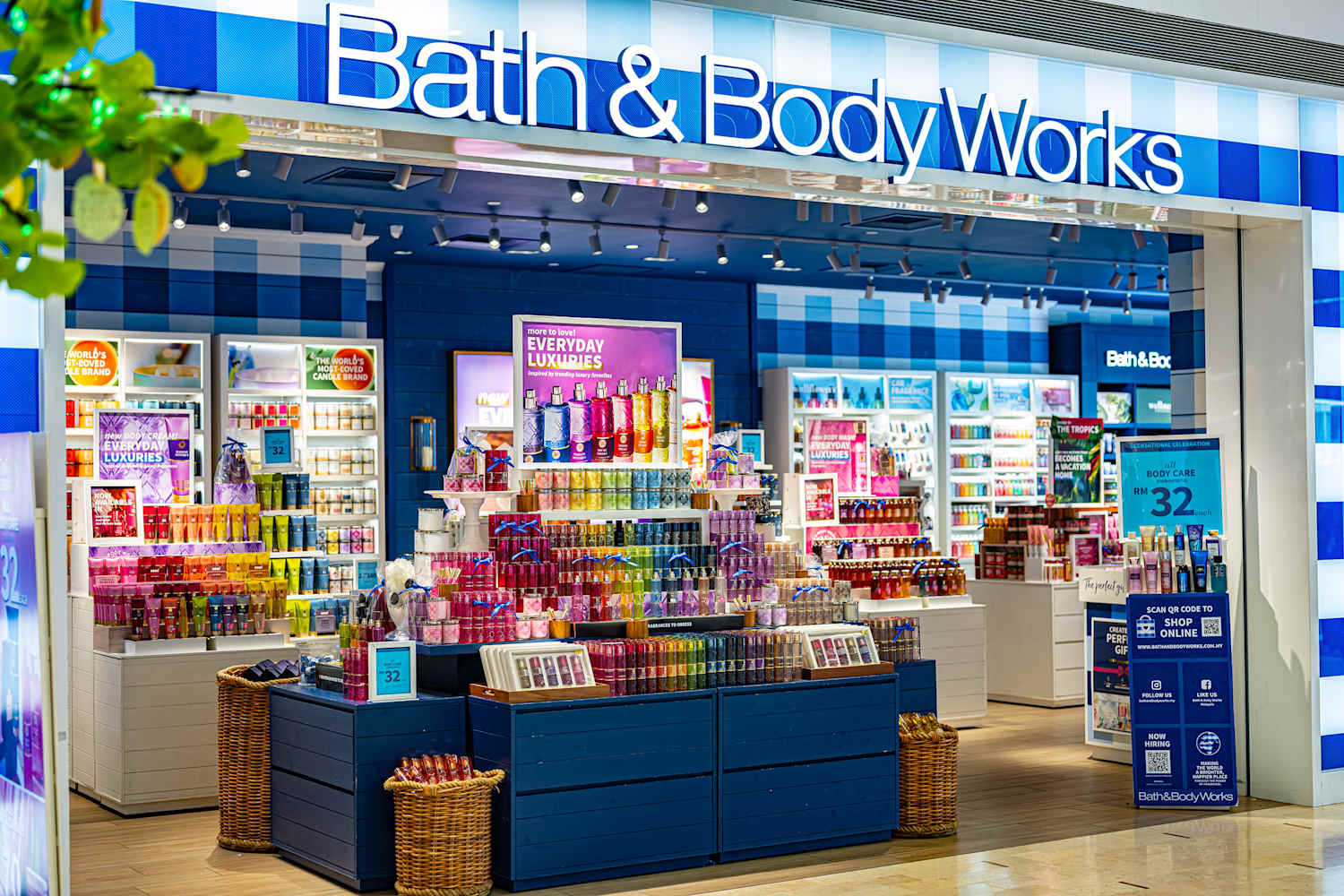 Bath & Body Works Is Selling the Cutest Mini Scent Diffuser for $20