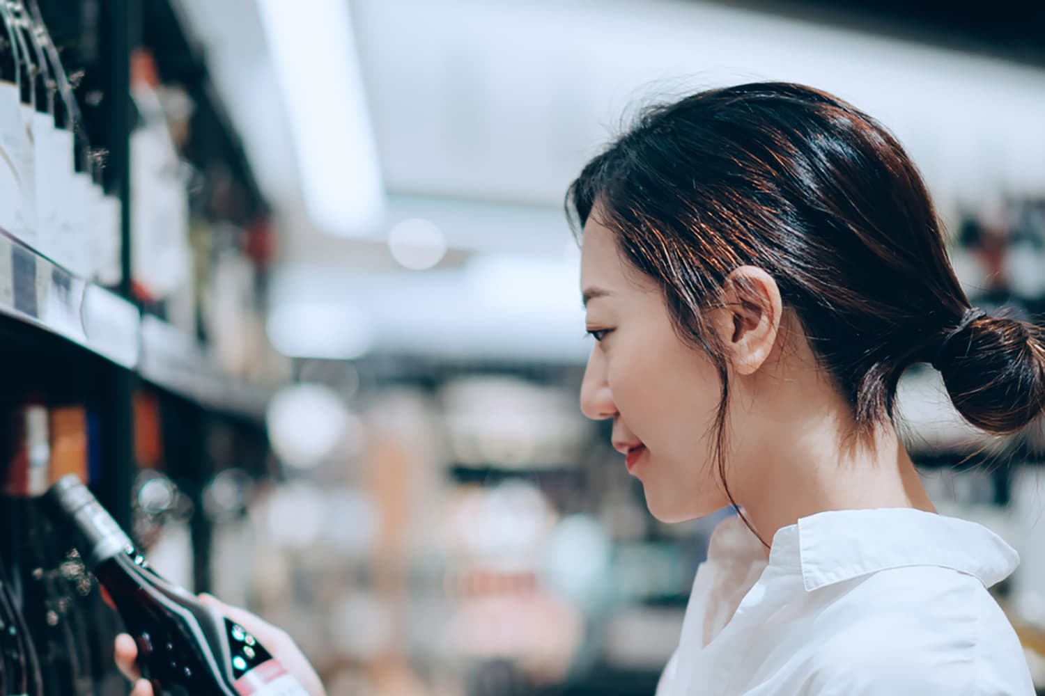 Exactly Which Bottle of Wine to Bring to Every Type of Party, According to a Sommelier