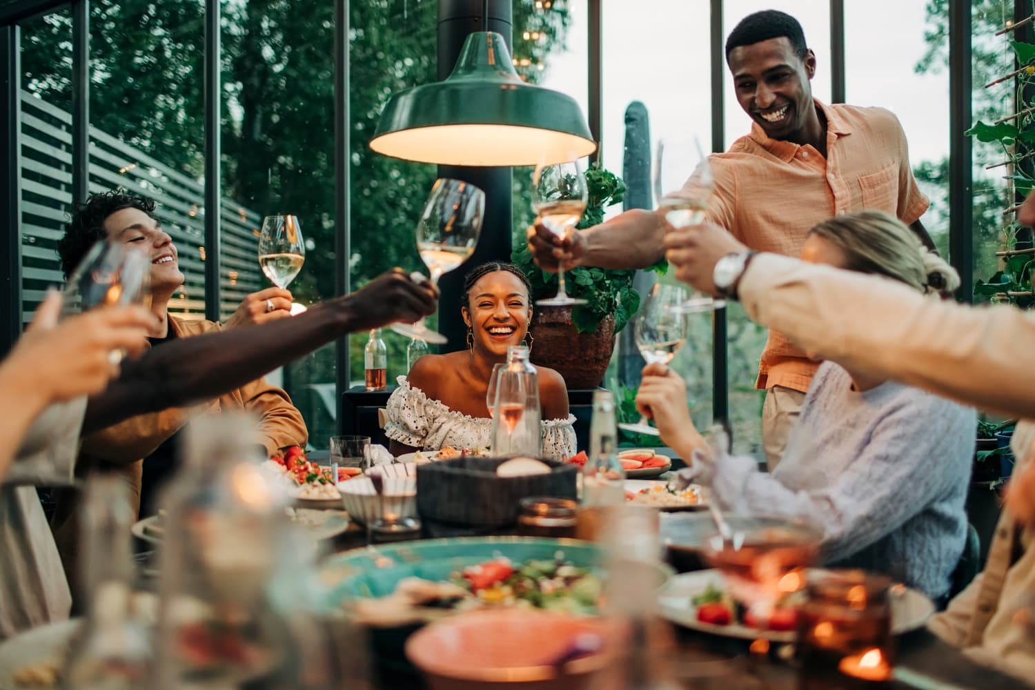 12 Things You Should Never Do at a Dinner Party | The Kitchn