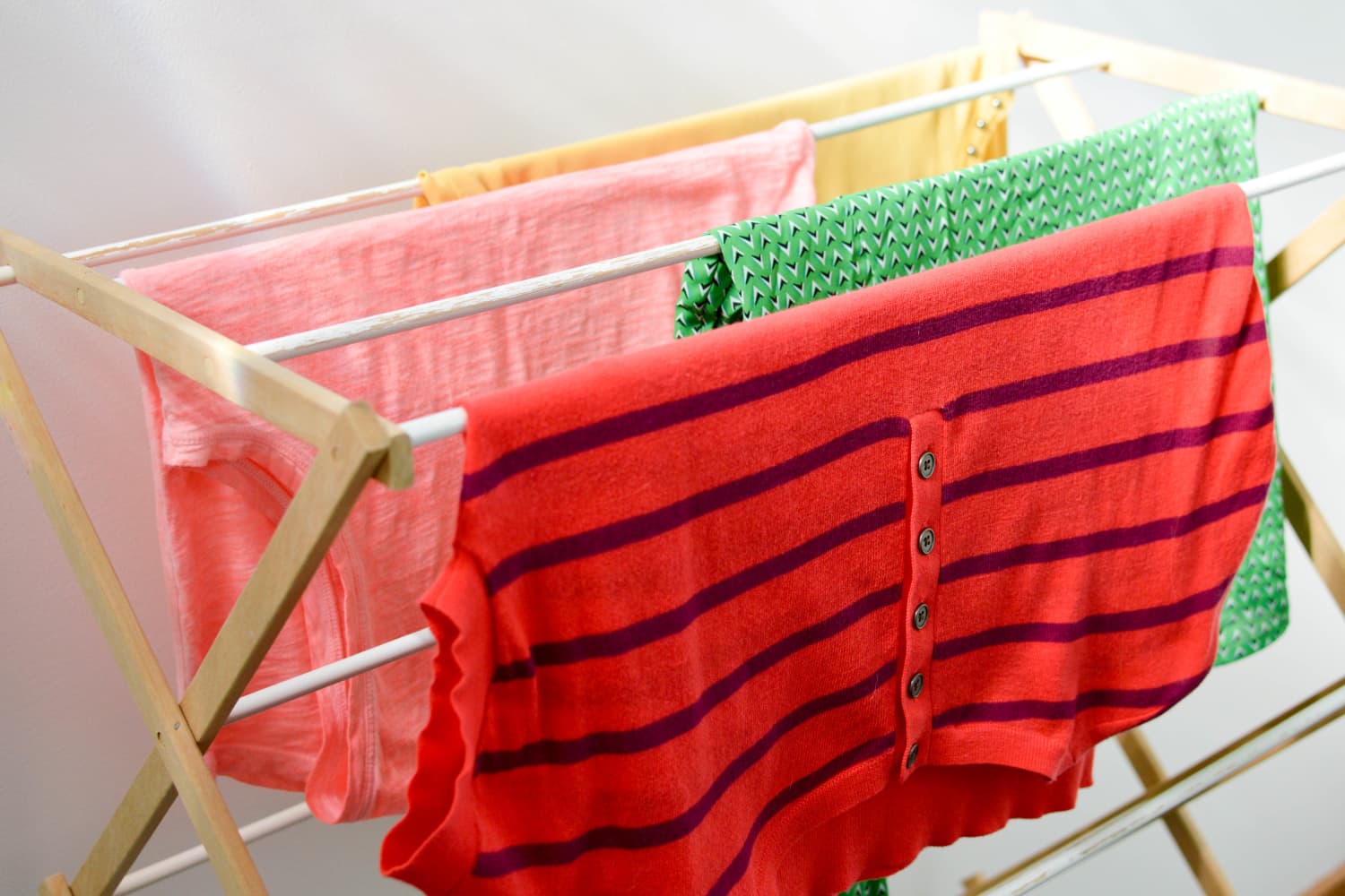 This TikTok Shows an Ingenious Way to Have a Drying Rack in a Small Space Apartment Therapy