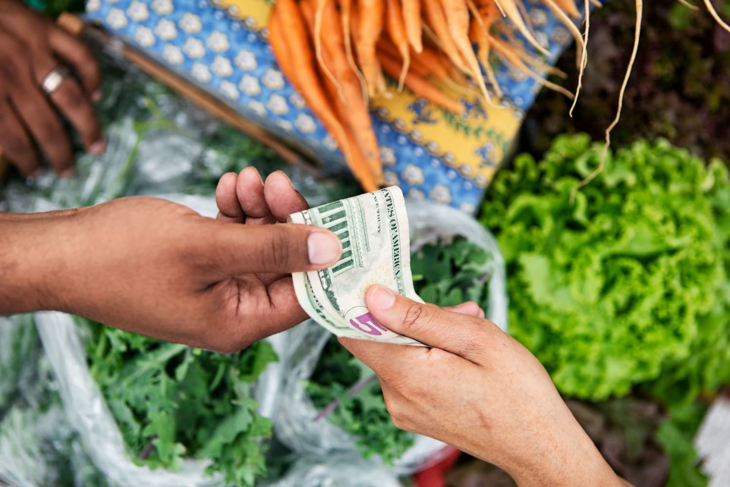 8 Ways to Save Money on Groceries, According to Financial Experts