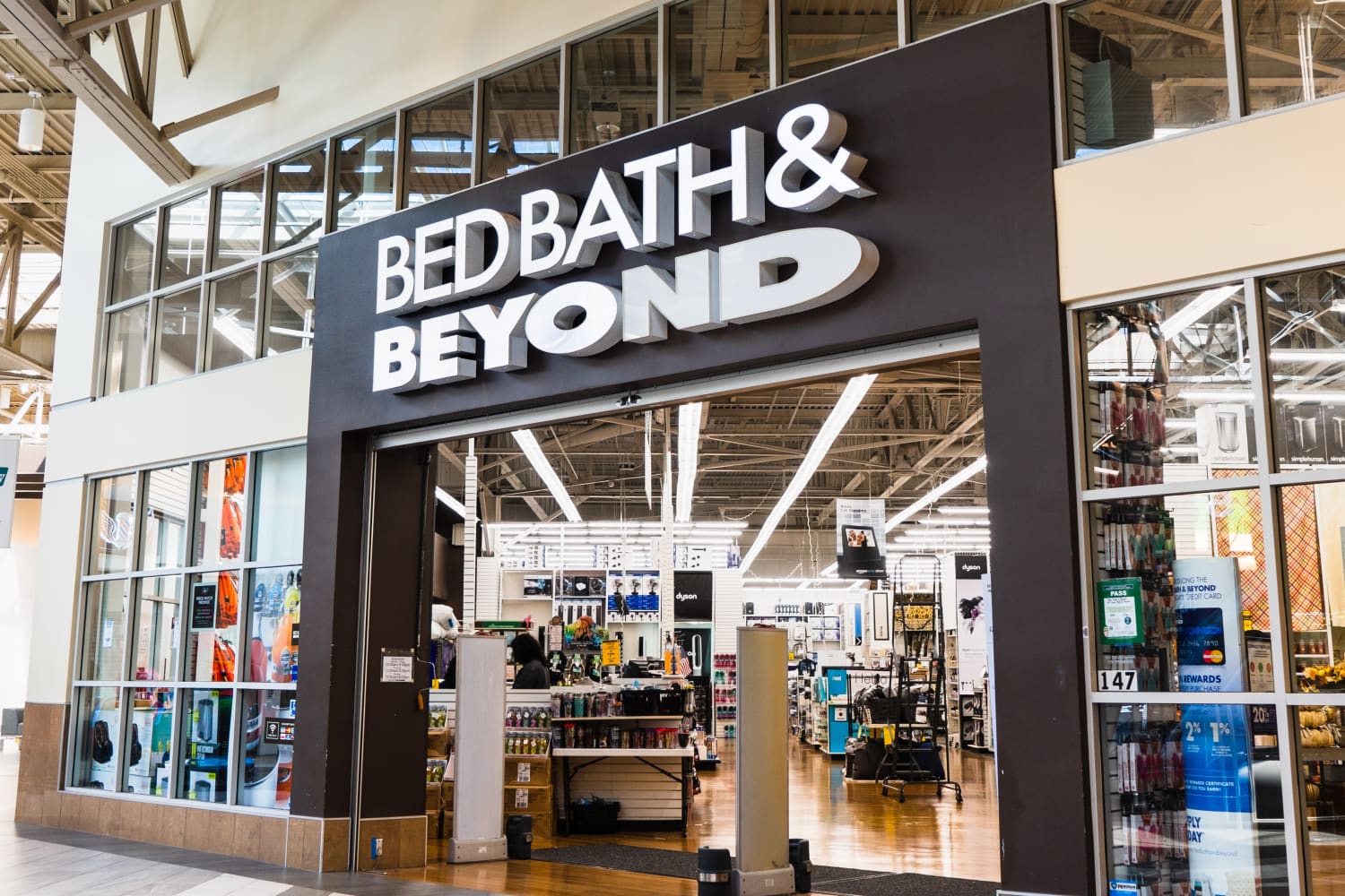 Where To Shop Instead Of Bed Bath Beyond Apartment Therapy   Shutterstock 1507518923