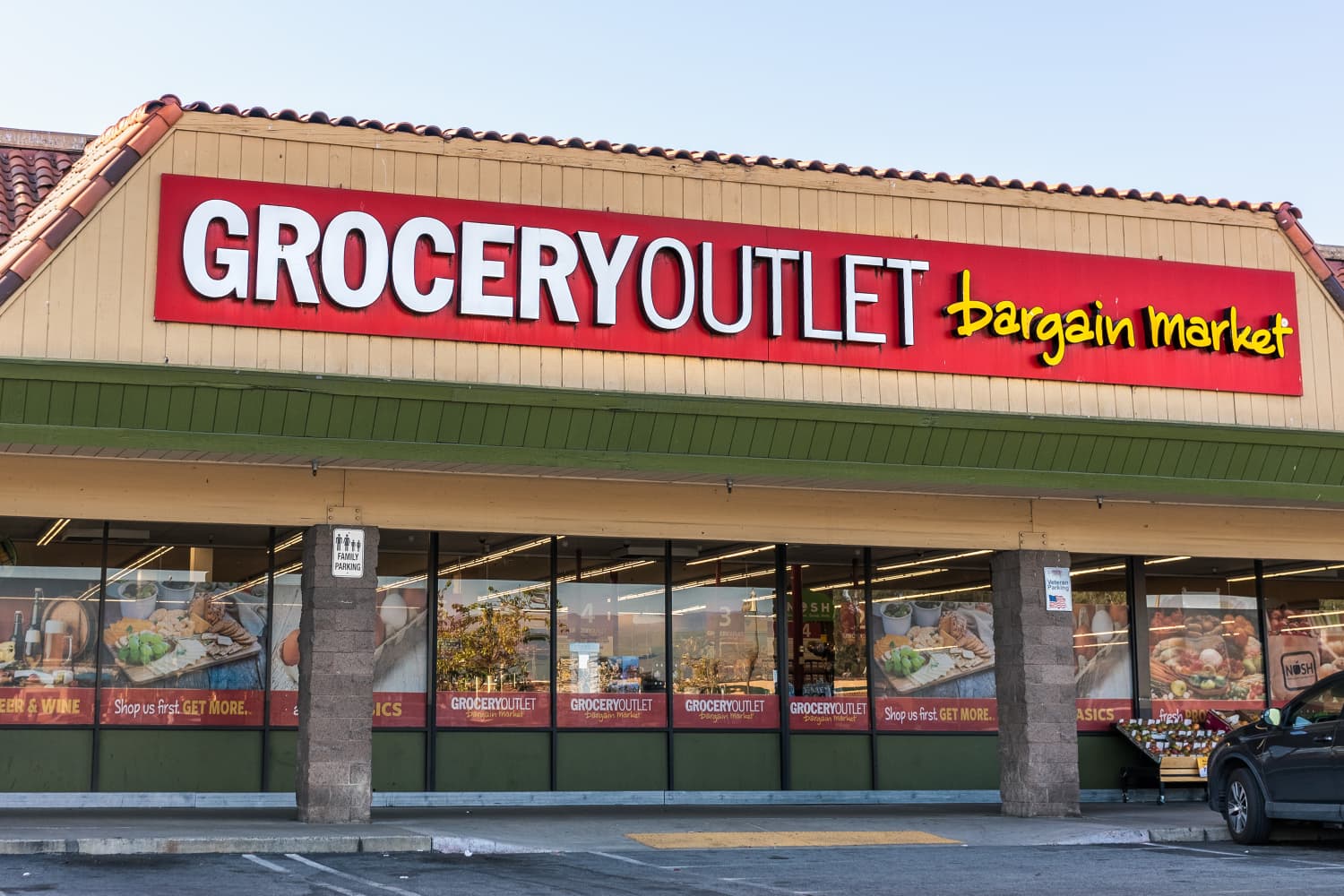 3 Grocery Outlet Dinner Finds I’m Buying This Spring (They’re All  or Less!)