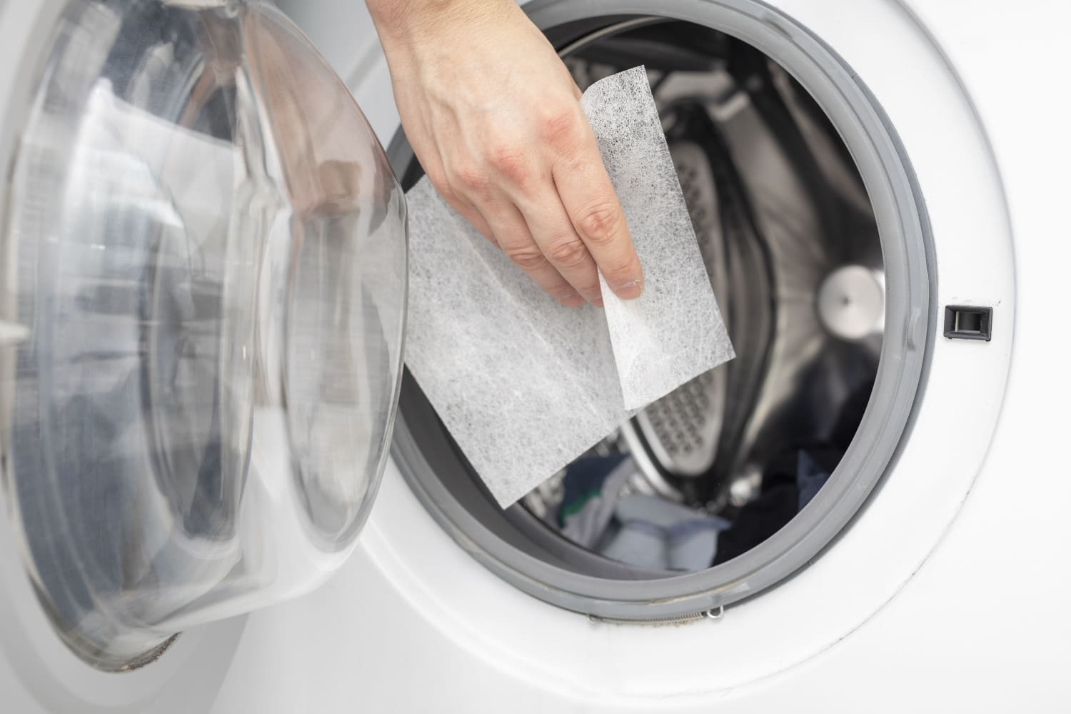 Laundry Dryer Sheets Do They Work & Are They Bad? Apartment Therapy