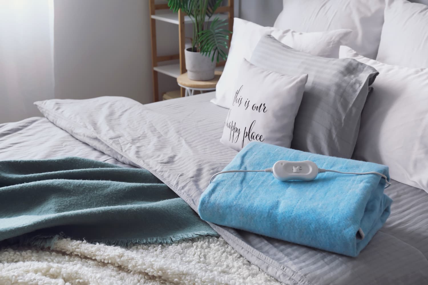 How to Wash an Electric Blanket in a Washer or by Hand Apartment Therapy
